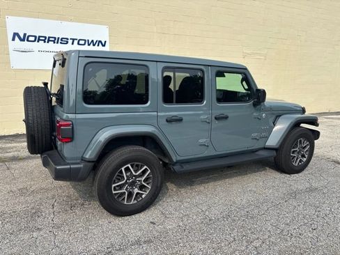 Used 2024 Jeep Wrangler Unlimited Sahara w/ Safety Group AWD/4WD image 4