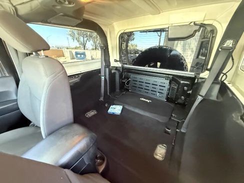 Used 2016 Jeep Wrangler Sport AWD/4WD image 15