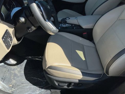 Used 2022 INFINITI QX50 Sensory image 12