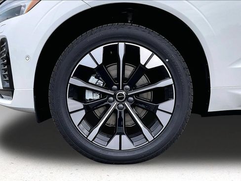 New 2026 Volvo XC60 B5 Plus w/ Protection Package Premier AWD/4WD image 13