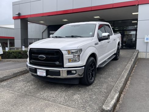 Used 2017 Ford F150 Lariat RWD image 3