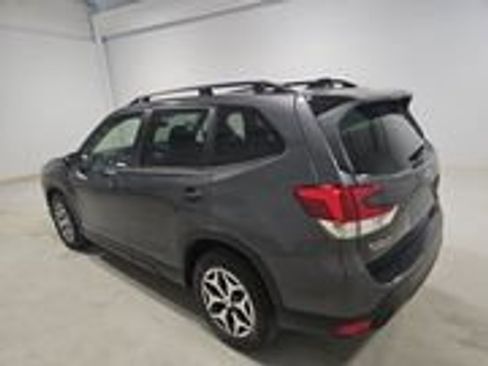 Used 2024 Subaru Forester Premium AWD/4WD image 5