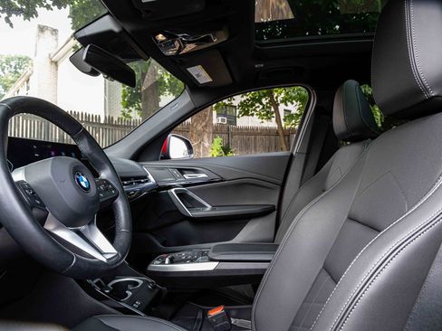 Used 2025 BMW X2 xDrive28i w/ Convenience Package image 9