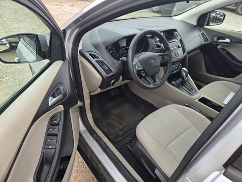 Used 2015 Ford Focus SE FWD image 7