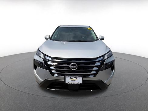 Used 2025 Nissan Rogue SV FWD image 3