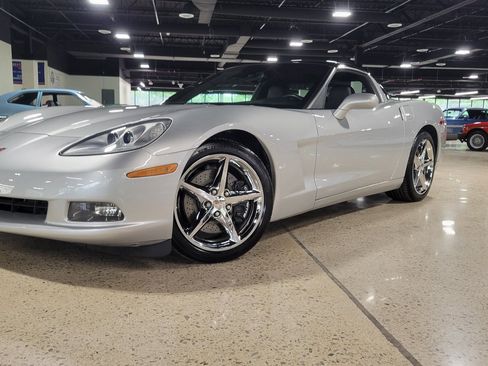 Used 2013 Chevrolet Corvette Coupe w/ 3LT Preferred Equipment Group RWD image 37