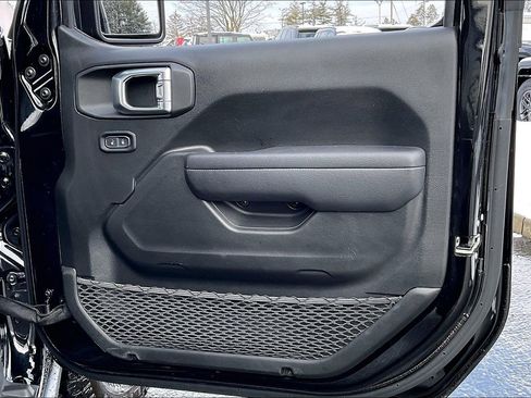 Certified 2024 Jeep Wrangler Willys image 21