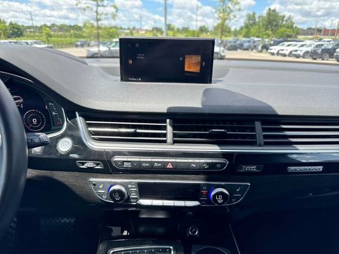 Used 2018 Audi Q7 3.0T Prestige w/ Prestige Package AWD/4WD image 30