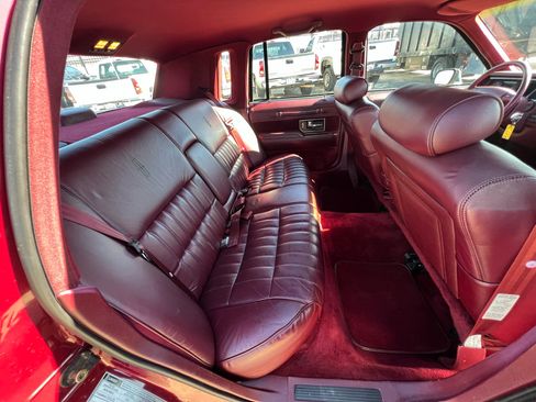 Used 1990 Lincoln Town Car image 44