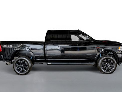 Used 2019 RAM 2500 Laramie w/ Black Appearance Package AWD/4WD image 5