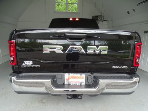 Certified 2025 RAM 2500 Big Horn AWD/4WD image 19