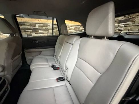 Used 2020 Honda Pilot Touring image 34