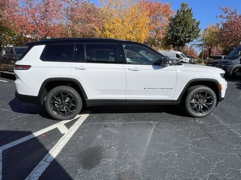 New 2025 Jeep Grand Cherokee L Limited w/ Trailer Tow Package image 10