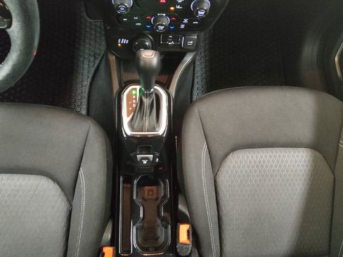 Used 2021 Jeep Renegade Latitude AWD/4WD image 26