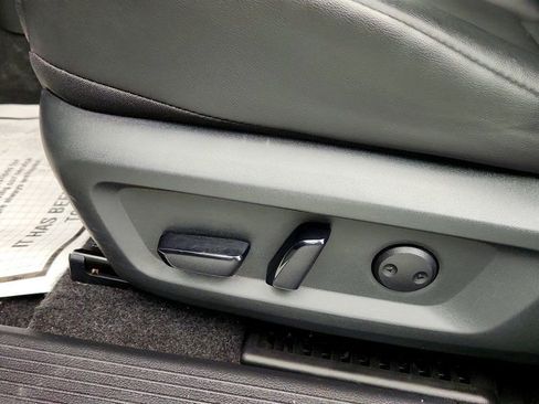 Used 2022 Nissan Rogue SV w/ SV Premium Package image 12