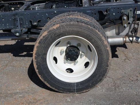 New 2024 Chevrolet Low Cab Forward image 16