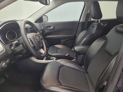 Used 2019 Jeep Compass Latitude w/ Popular Equipment Group FWD image 17