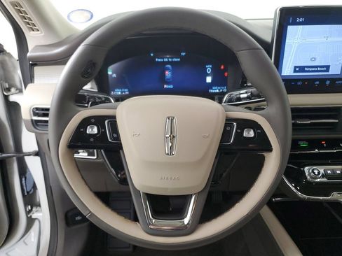 Certified 2024 Lincoln Corsair AWD image 23