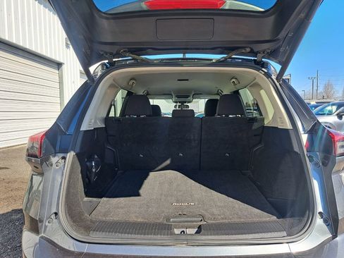 Used 2024 Nissan Rogue SV image 23
