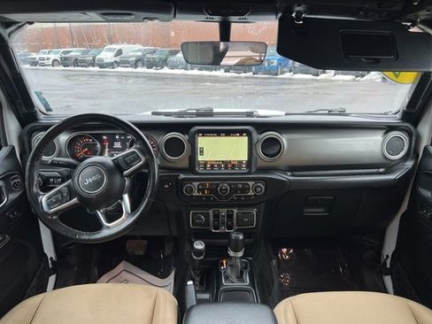 Used 2020 Jeep Gladiator Overland image 17