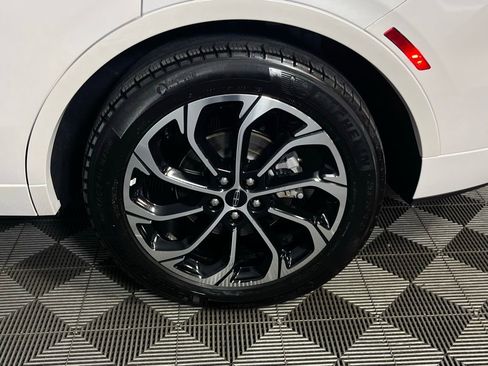 Used 2024 Lincoln Nautilus Reserve image 24