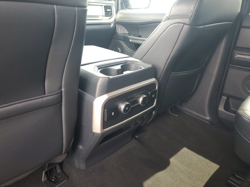 Used 2024 Ford Expedition XLT AWD/4WD image 17