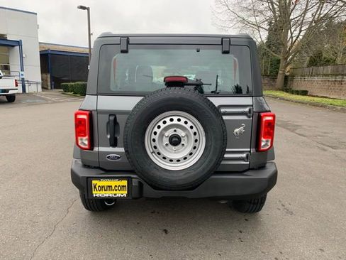 New 2025 Ford Bronco Base image 4