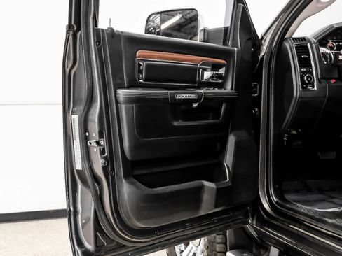 Used 2018 RAM 2500 Laramie w/ Convenience Group AWD/4WD image 50