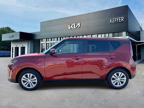 Certified 2023 Kia Soul LX FWD image 5