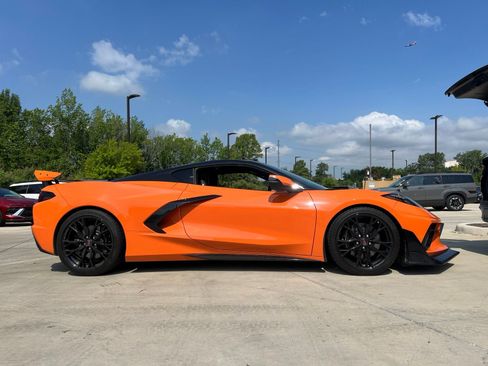 Used 2023 Chevrolet Corvette Stingray Coupe w/ Z51 Performance Package RWD image 6