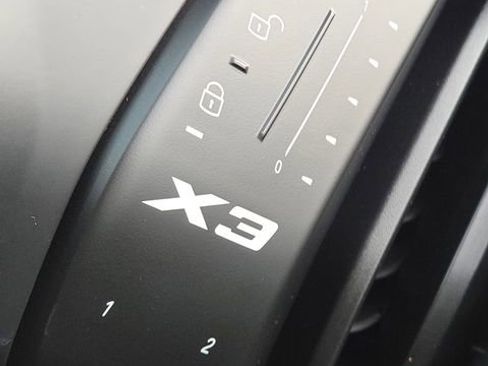 Used 2025 BMW X3 xDrive30i w/ Convenience Package image 26