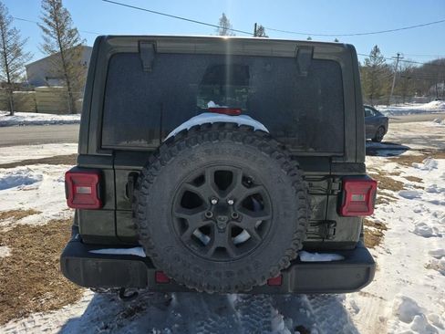 Used 2022 Jeep Wrangler Unlimited Sport image 6