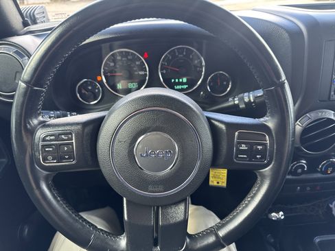 Used 2017 Jeep Wrangler Unlimited Sport w/ Connectivity Group AWD/4WD image 29