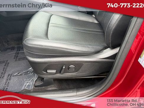 Used 2022 Kia Sorento S w/ Panoramic Sunroof Package AWD/4WD image 16
