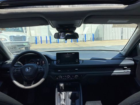 Used 2025 Honda Accord SE image 5