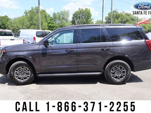 Used 2025 Ford Expedition Active image 3