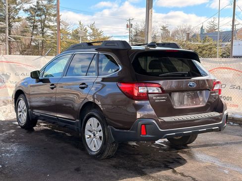 Used 2019 Subaru Outback 2.5i Premium image 9