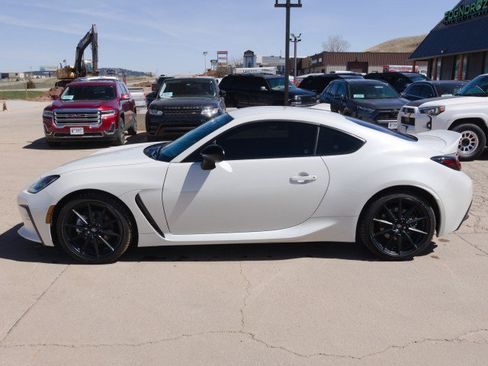 Used 2025 Toyota GR86 Premium w/ ALL Weather Mat Package (TMS) RWD image 3