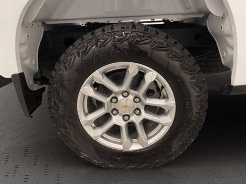 New 2026 Chevrolet Silverado 1500 W/T w/ WT Value Package AWD/4WD image 17