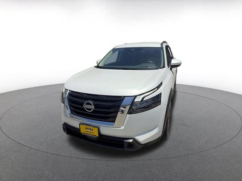 Used 2025 Nissan Pathfinder SV FWD image 7