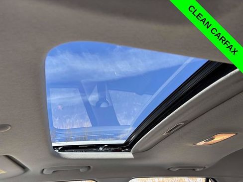 Used 2022 Hyundai Venue SEL image 8