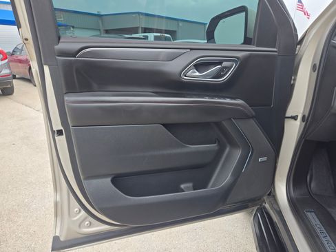 Certified 2024 Chevrolet Suburban RST w/ Sport Performance Package RWD image 12