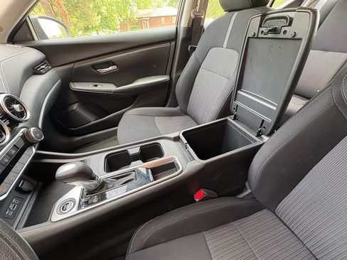 Used 2024 Nissan Sentra SV FWD image 32
