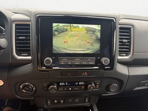 Used 2022 Nissan Frontier SV AWD/4WD image 22