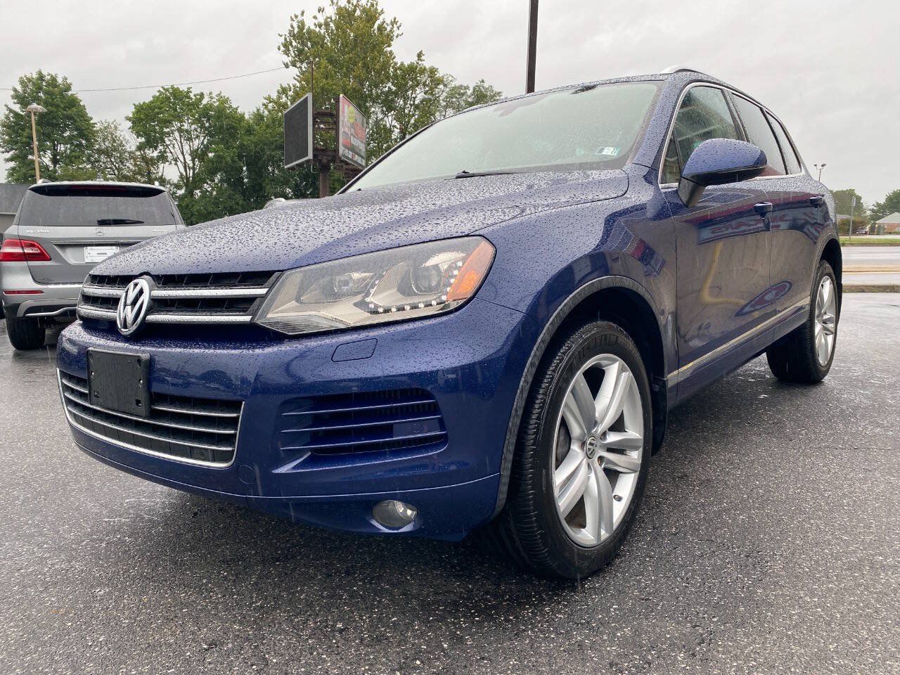 Used 2012 Volkswagen Touareg TDI AWD/4WD image 7