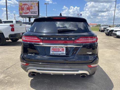 Used 2019 Lincoln MKC Select w/ Select Plus Package FWD image 5