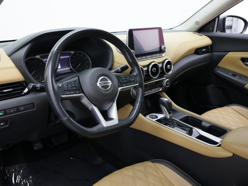 Used 2021 Nissan Sentra SV w/ SV Premium Package FWD image 12