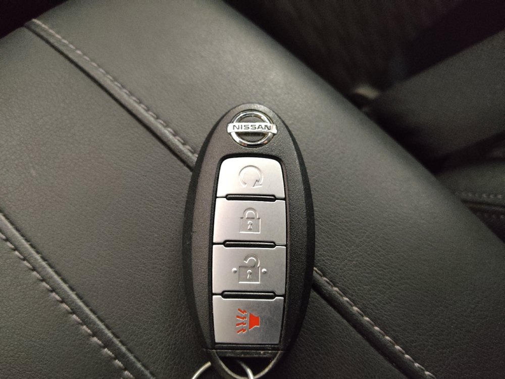 Used 2017 Nissan Rogue SV FWD image 32