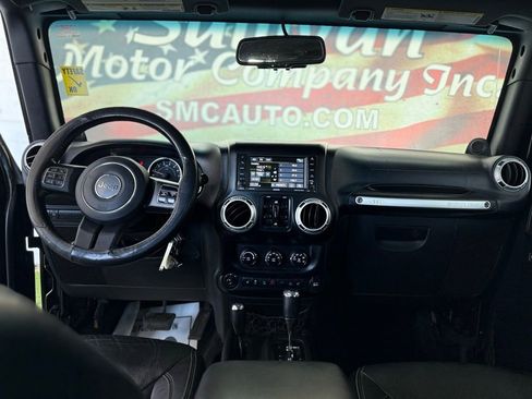 Used 2013 Jeep Wrangler Unlimited Rubicon w/ Connectivity Group AWD/4WD image 37