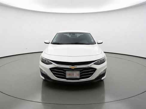 Used 2024 Chevrolet Malibu LT image 2